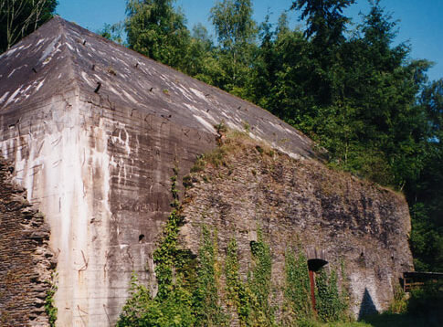 Ostaci bunkera u rezidenciji „Adlerhorst”