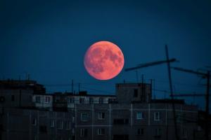 „Krvavi” mjesec. Kako lunarni pomrčina na ljudsko zdravlje?