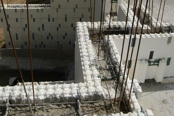 Proces punjenja šupljine s betonom