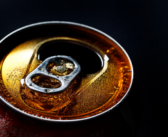 10 zanimljivih svojstava Coca-Cole. Ako je kosa natočio piće koje će