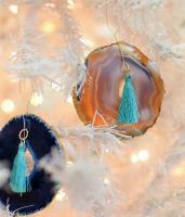 Dizajner nakita izrađen od ahata za vaše novogodišnje božićna drvca. Jednostavno, jednostavan i jeftin