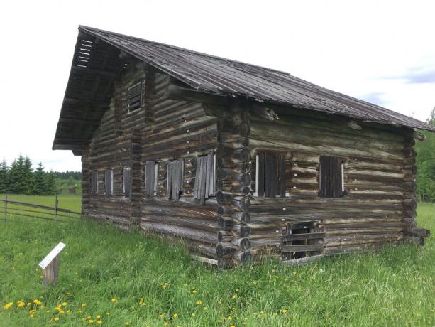 Ako putujete u Vologda regija, preporučamo sam posjetiti muzej Semenkovo