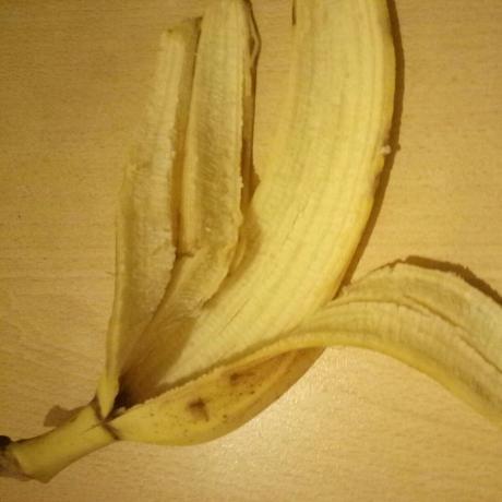 Banana oguliti može pomoći smanjiti stres, ako pripremiti esencije od njega i pića.