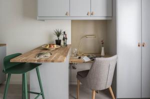 Tko je rekao da je u maloj kuhinji nije moguće napraviti udoban i estetski blagovaonicu. 6 praktičnih ideja slijediti