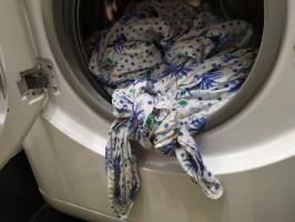 Duvet poklopac „jede” rublje u vremenu pranje: najbolje rješenje kako bi riješili problem