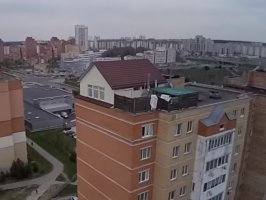 Replan bjeloruski: privatna kuća na krovu nebodera