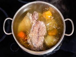 Saznajte kako pravilno kuhati juhu. Bogatstvo, ali gotovo prozirna. dijeljenje tajne